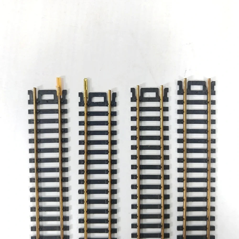 Atlas Snap-Track HO Scale 6 Inch Straight Track Brass Rail Lot of 4 Black Ties